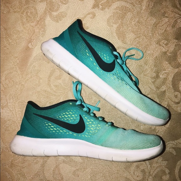 Nike Teal Ombré Free-Run Sneaker (size 7.5) - Picture 2 of 4